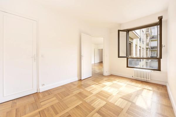 Appartement Paris 7 e - SÉGUR / INVALIDES