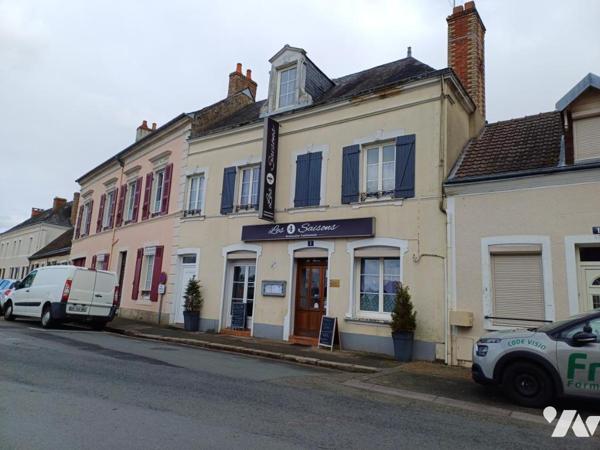 BONNETABLE - Murs d'un restaurant au coeur du village