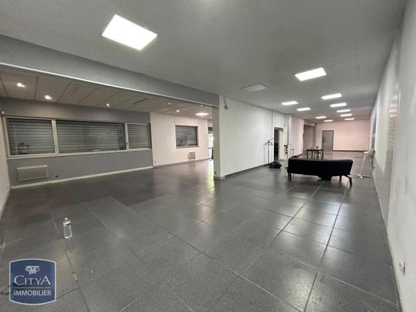 Local commercial à vendre 1700m²