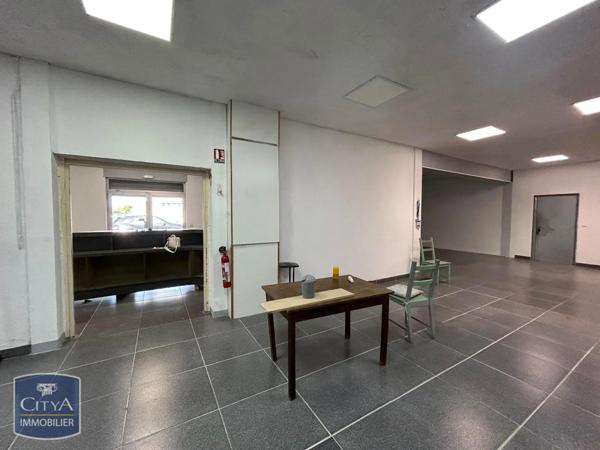 Local commercial à vendre 1700m²