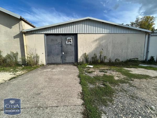 Local commercial à vendre 1700m²