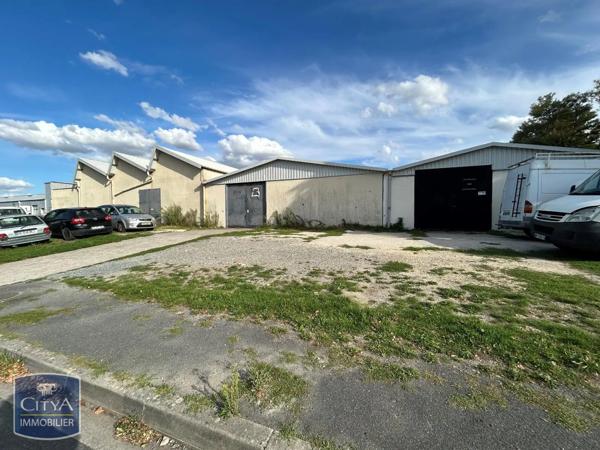 Local commercial à vendre 1700m²