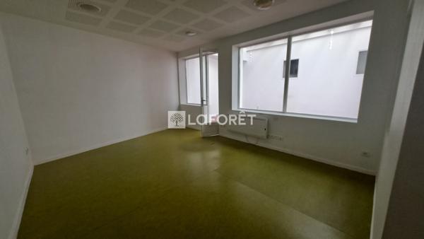 Location local commercial Saint-Flour - 5 pièce(s) - 100 m² - 500 €/mois