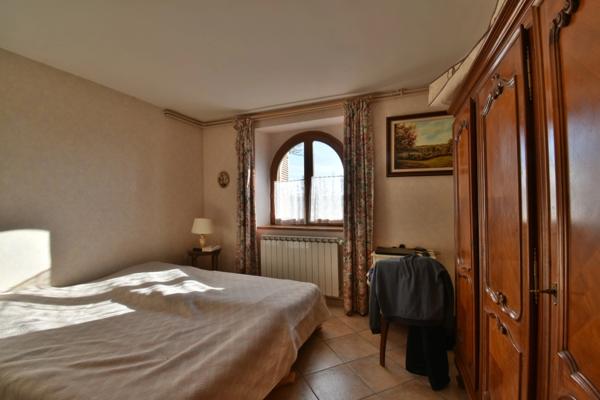 À Vendre : Maison de campagne avec étang et terrain de plus de 8000m² – Saint-Agnan-de-Versillat