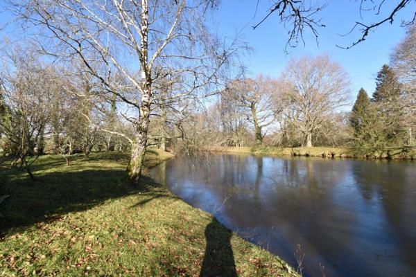 À Vendre : Maison de campagne avec étang et terrain de plus de 8000m² – Saint-Agnan-de-Versillat