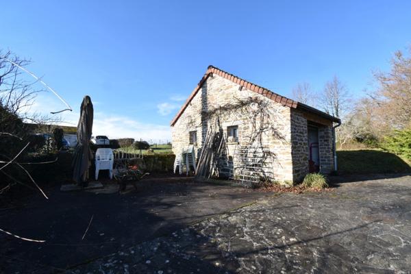 À Vendre : Maison de campagne avec étang et terrain de plus de 8000m² – Saint-Agnan-de-Versillat