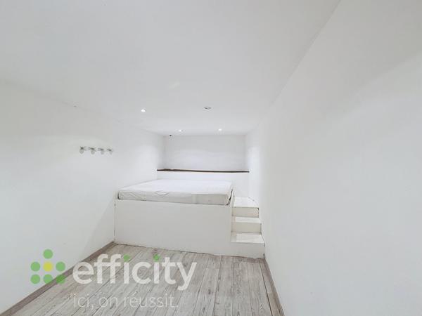 Maison
         5 pièces
        - 118 m² Exclusivité 439 000 € *