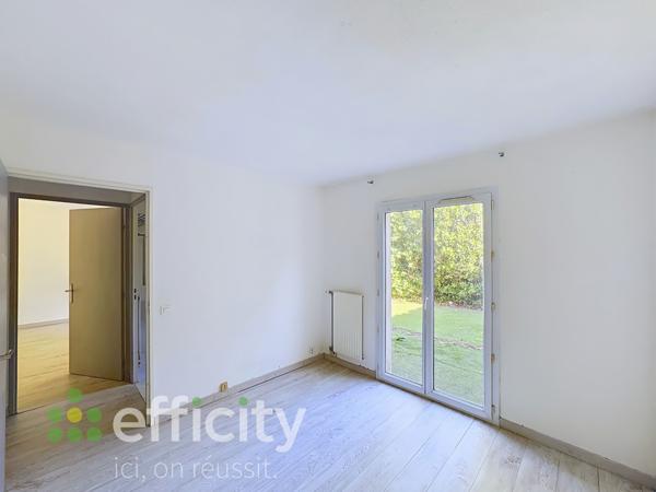 Maison
         5 pièces
        - 118 m² Exclusivité 439 000 € *