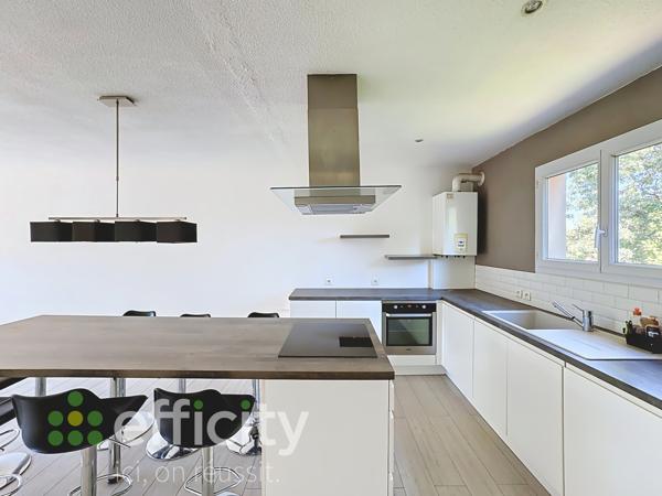 Maison
         5 pièces
        - 118 m² Exclusivité 439 000 € *