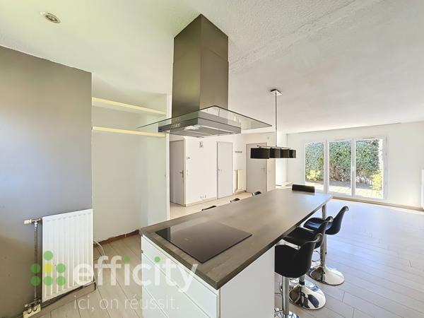 Maison
         5 pièces
        - 118 m² Exclusivité 439 000 € *