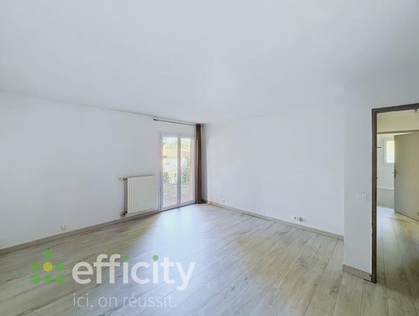Maison
         5 pièces
        - 118 m² Exclusivité 439 000 € *
