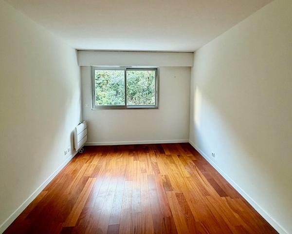 Appartement Nice VUE MER 3 pièce(s) 81.10 m2 + GARAGE ET CAVE -