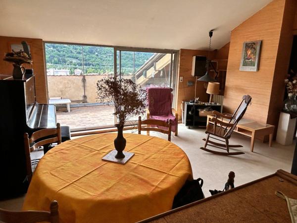 Appartement à vendre    5 pièces • 72 m2 Nyons