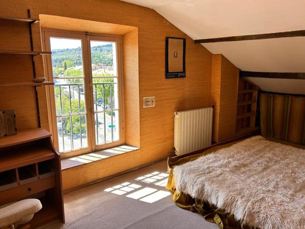 Appartement à vendre    5 pièces • 72 m2 Nyons