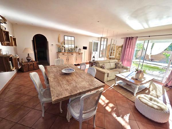 Maison Sollies Pont 6 pièce(s) 150 m2 dépendance T5 T3 5 chambres plain pied