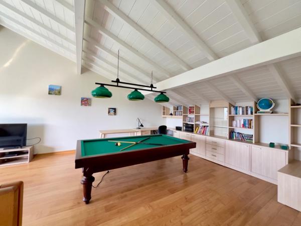 MAISON D'EXCEPTION DE 248m2 AVEC VUE PANORAMIQUE SUR LES MONTAGNES