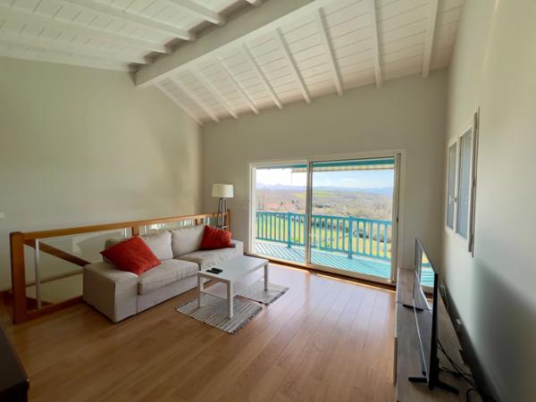 MAISON D'EXCEPTION DE 248m2 AVEC VUE PANORAMIQUE SUR LES MONTAGNES