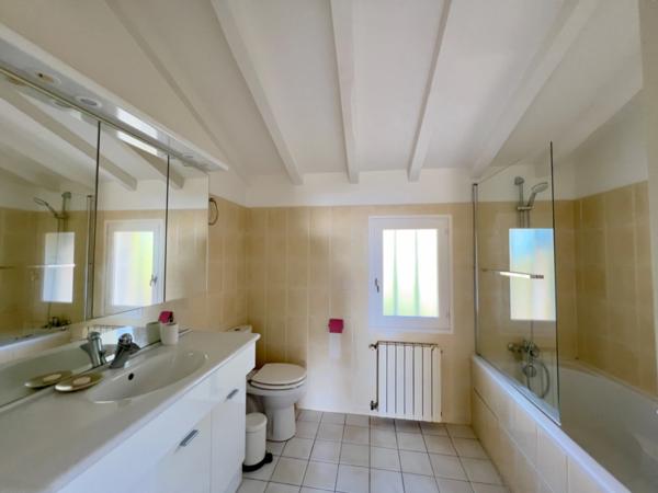 MAISON D'EXCEPTION DE 248m2 AVEC VUE PANORAMIQUE SUR LES MONTAGNES