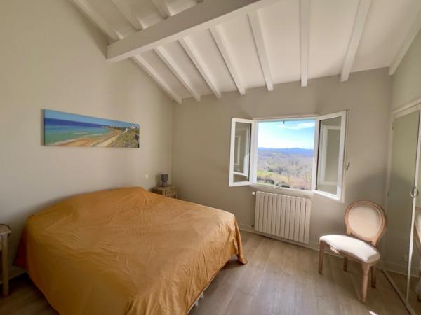 MAISON D'EXCEPTION DE 248m2 AVEC VUE PANORAMIQUE SUR LES MONTAGNES