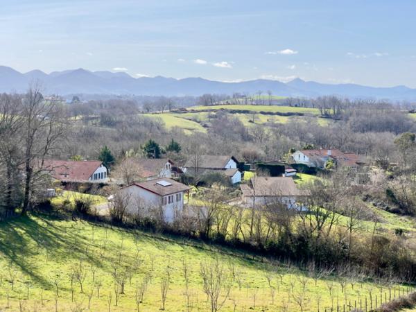 MAISON D'EXCEPTION DE 248m2 AVEC VUE PANORAMIQUE SUR LES MONTAGNES