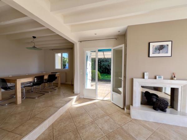 MAISON D'EXCEPTION DE 248m2 AVEC VUE PANORAMIQUE SUR LES MONTAGNES