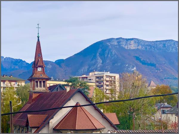 Charmant, lumineux et spacieux - Le calme en ville !!