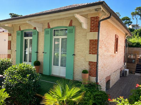 Arcachon, Ville de Printemps Maison de charme rénovée avec soin vaste terrasse et garage