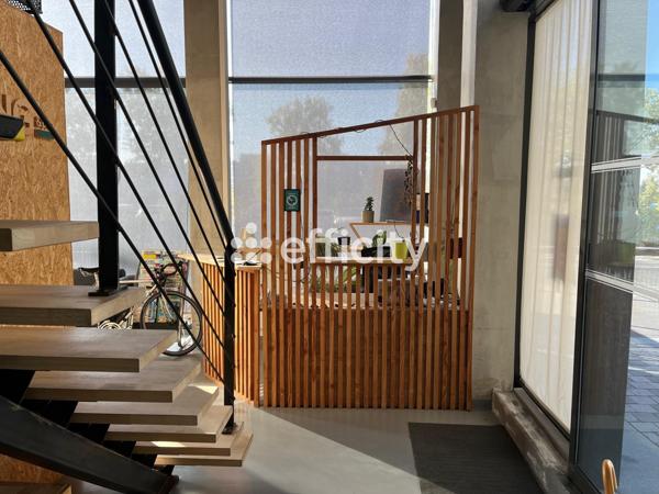 Bureau 8 pièces - 230 m²