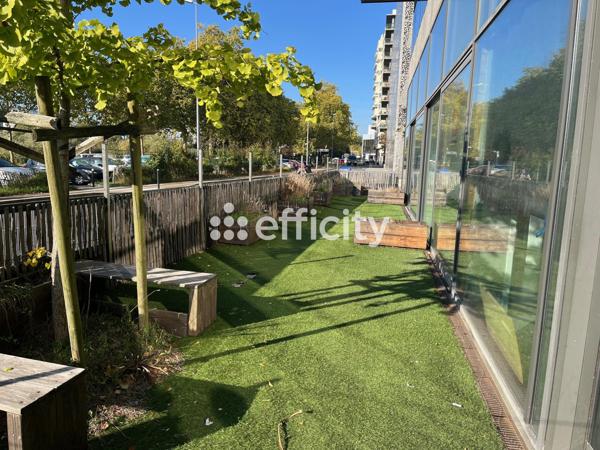 Bureau 8 pièces - 230 m²