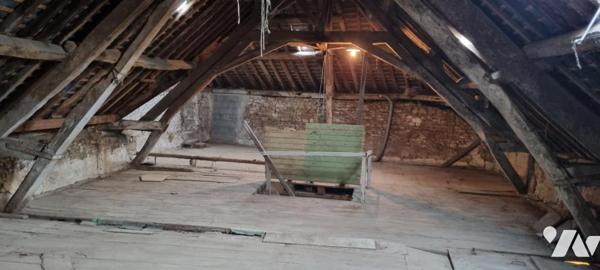 LA GUERCHE DE BGNE - Maison avec dépendances et terrain