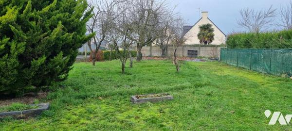 LA GUERCHE DE BGNE - Maison avec dépendances et terrain