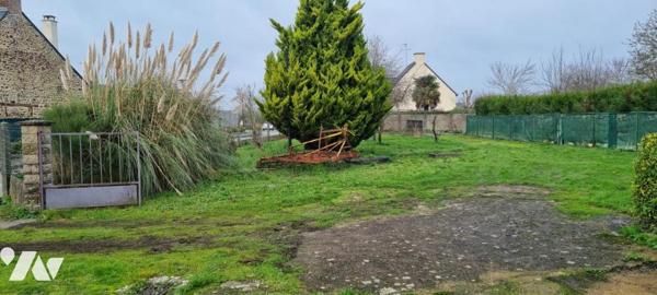 LA GUERCHE DE BGNE - Maison avec dépendances et terrain