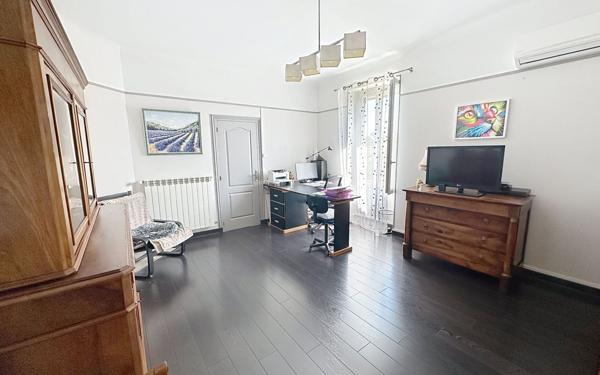 Maison à vendre    6 pièces •  Sorgues