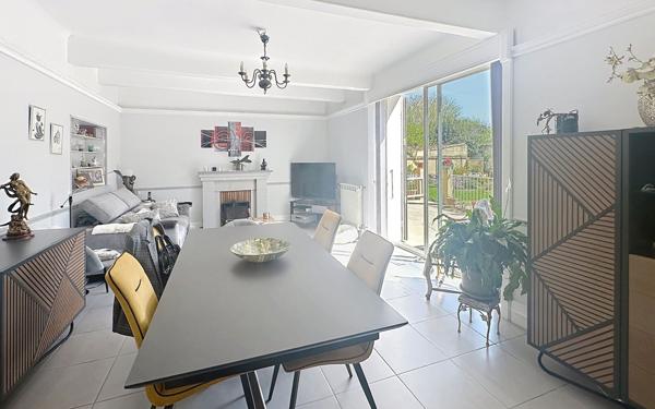 Maison à vendre    6 pièces •  Sorgues