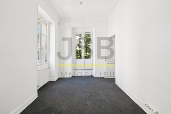 75010 Paris - Republique / Canal Saint Martin - bureaux avec terrasse