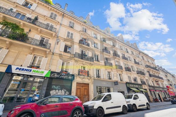 75010 Paris - Republique / Canal Saint Martin - bureaux avec terrasse