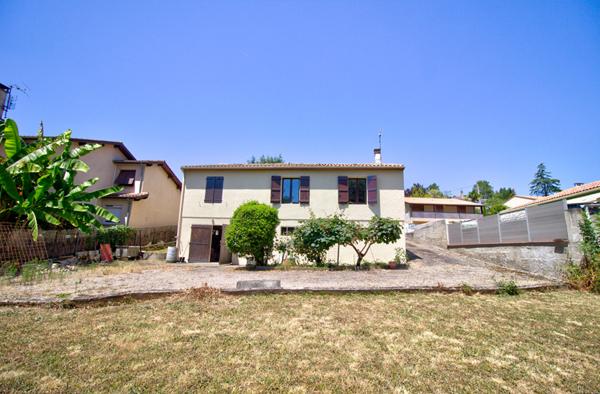 Maison à vendre à Agen avec 3 chambres , jardin et grand sous sol