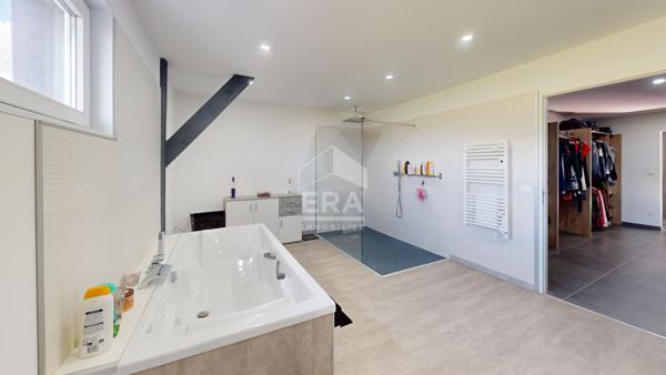 Loft en plain-pied - 212 m² - à 15 min d'Hazebrouck - Rare sur le marché !