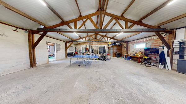 Loft en plain-pied - 212 m² - à 15 min d'Hazebrouck - Rare sur le marché !