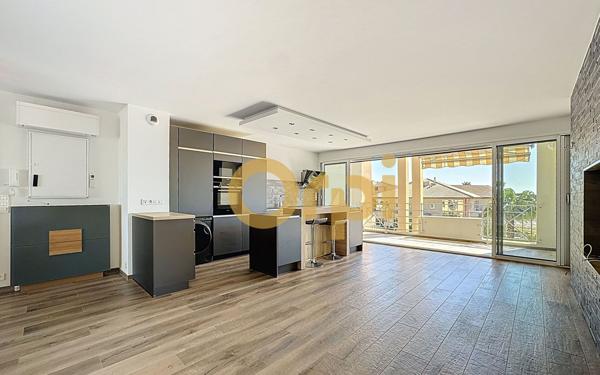 Appartement à vendre    2 pièces • 67,61 m2 Fréjus
