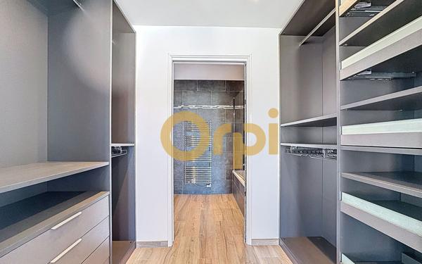 Appartement à vendre    2 pièces • 67,61 m2 Fréjus