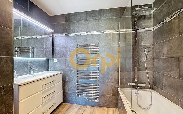 Appartement à vendre    2 pièces • 67,61 m2 Fréjus