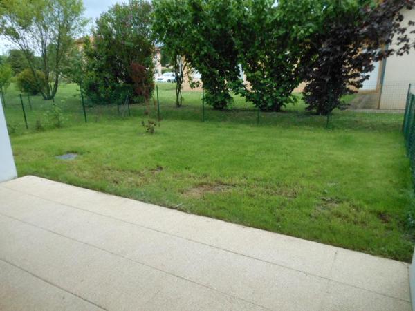 A louer T2 Attignat terrasse, garage et cave