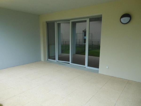 A louer T2 Attignat terrasse, garage et cave