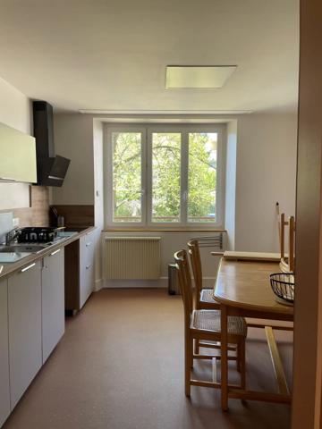 Location                                                      Appartement
                        
                     4 pièces                      91 m2                     à Saint-Dié-des-Vosges