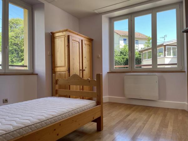 Location                                                      Appartement
                        
                     4 pièces                      91 m2                     à Saint-Dié-des-Vosges