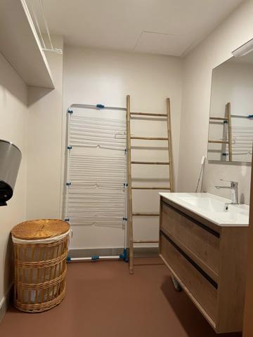 Location                                                      Appartement
                        
                     4 pièces                      91 m2                     à Saint-Dié-des-Vosges