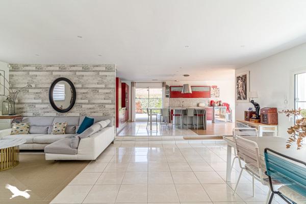 Maison à vendre |                                       Léognan |                                        6 pièces  |  222 m²