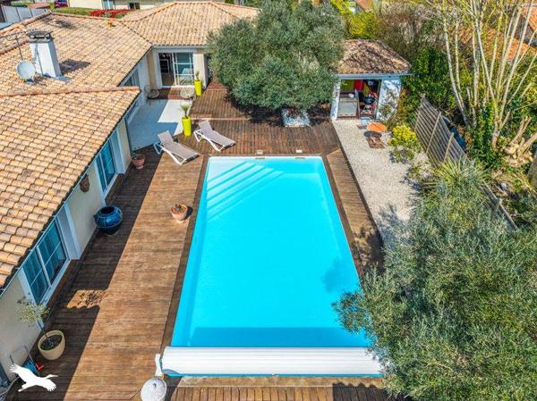 Maison à vendre |                                       Léognan |                                        6 pièces  |  222 m²