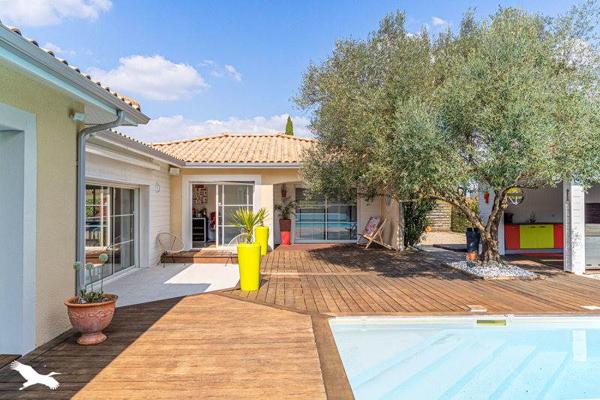 Maison à vendre |                                       Léognan |                                        6 pièces  |  222 m²